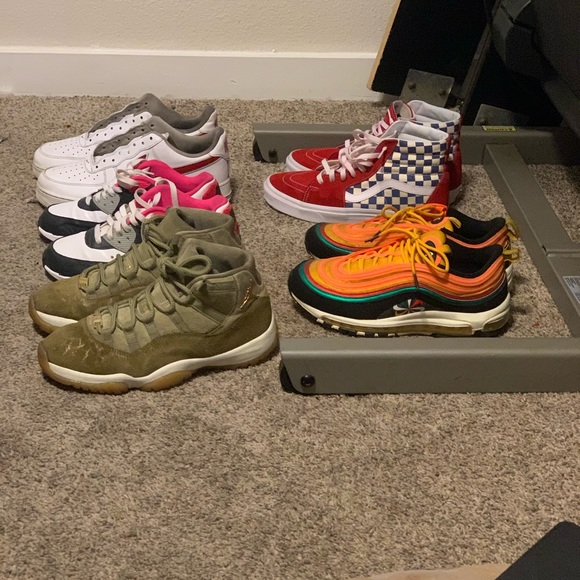 All shoes can be Purchased separately or bundle - Picture 1 of 1